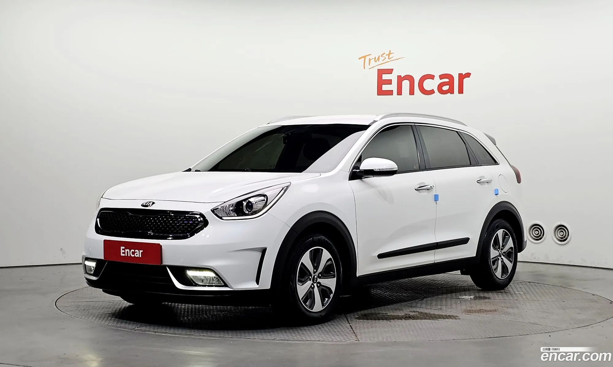 Kia Niro 2017 KNACB81CGJA142634 — 4