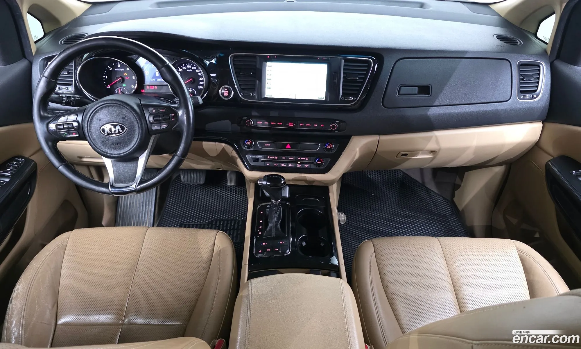 Kia Carnival 2015 KNAME81ABGS140422 — 2