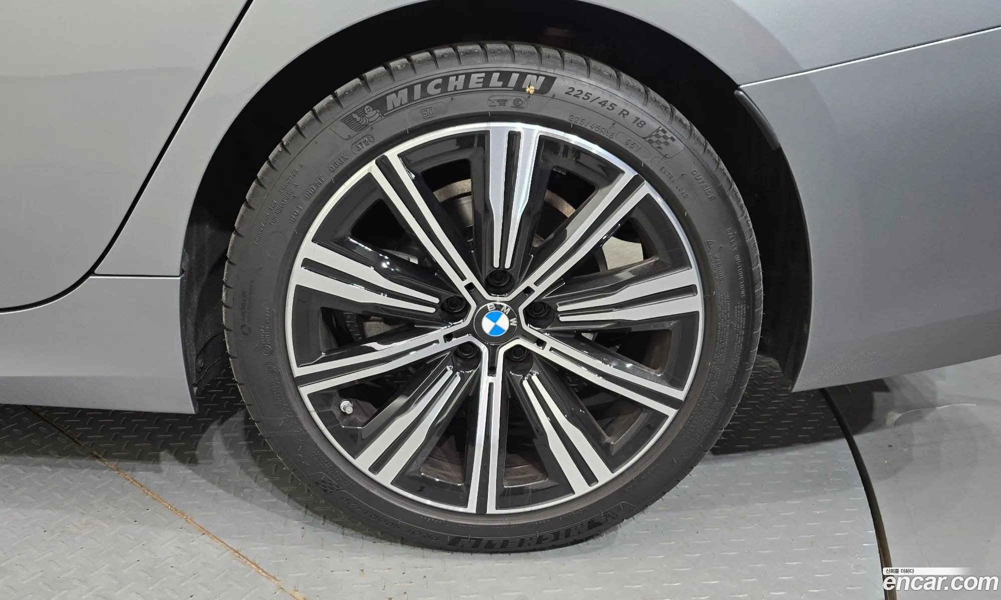 BMW 3 Series 2025 WBA11FF05SFU50672 — 23