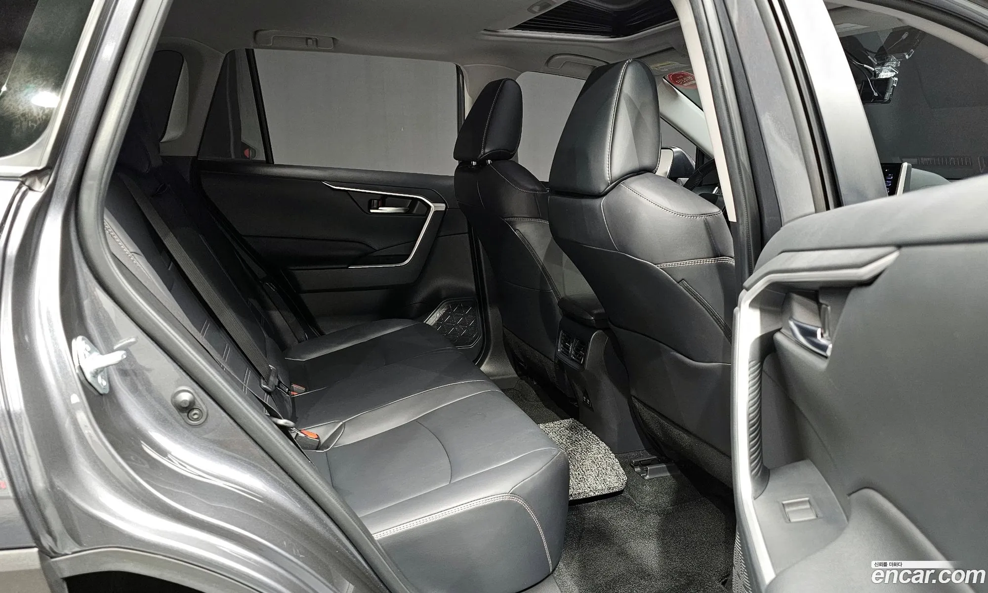 Toyota RAV4 2019 JTMW1RFV4KD515142 — 16