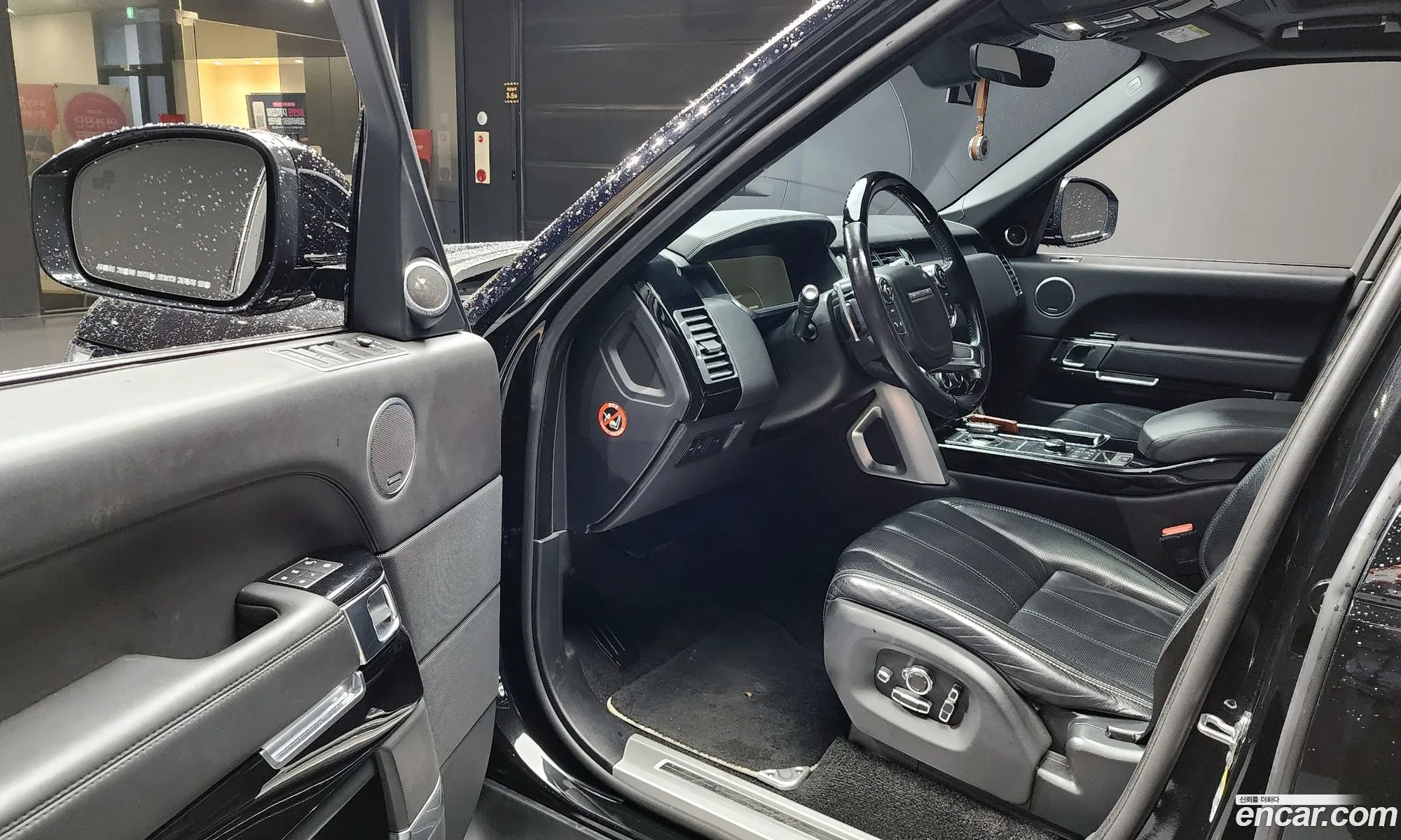 Land Rover Range Rover 2017 SALGA3FJ6HA375130 — 28