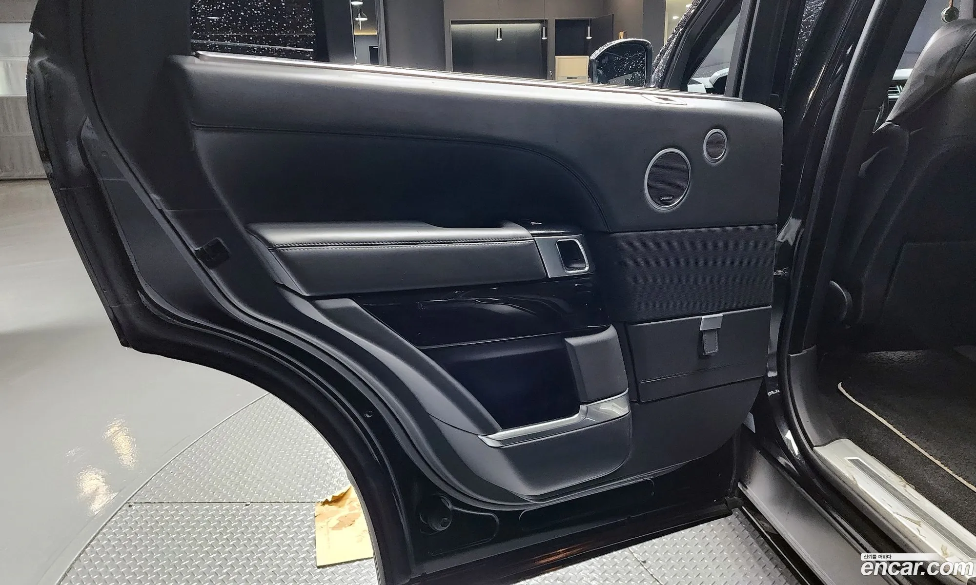 Land Rover Range Rover 2017 SALGA3FJ6HA375130 — 19