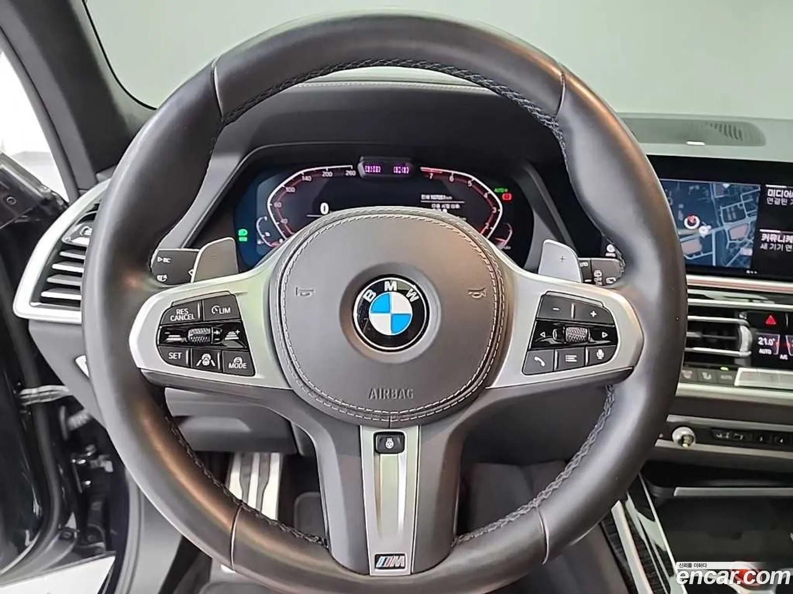 BMW X7 2020 — 16