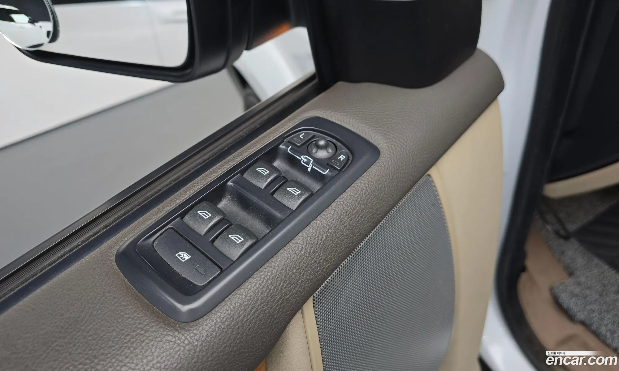Land Rover Discovery 4 2013 SALLAAAG6DA693364 — 10