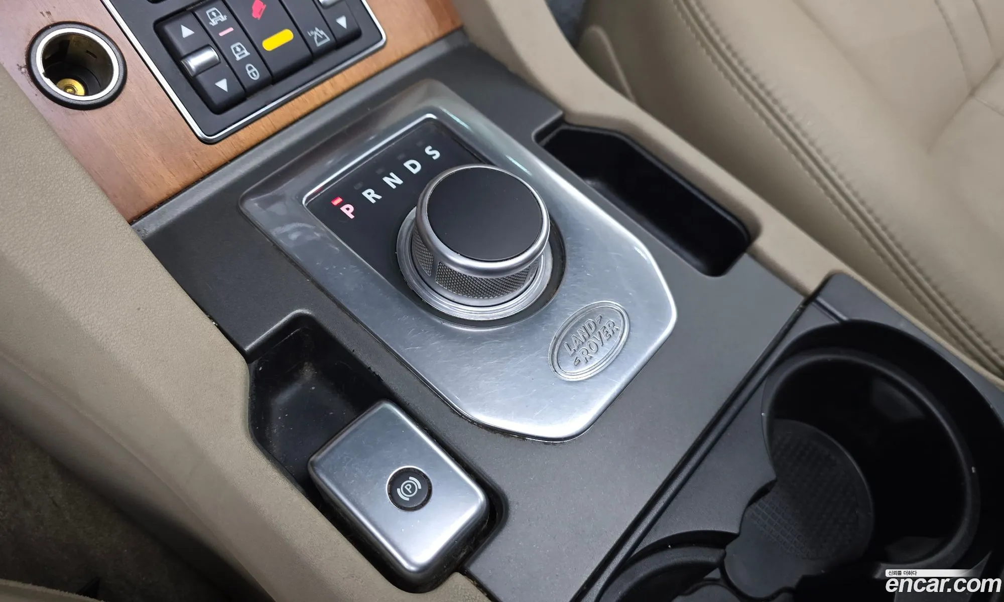 Land Rover Discovery 4 2013 SALLAAAG6DA693364 — 4