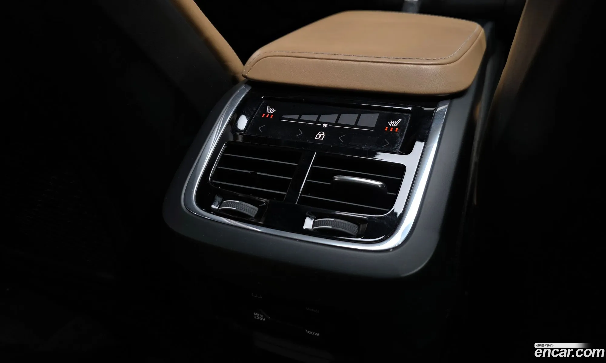 Volvo XC60 2019 YV1UZ68TCL1415936 — 5