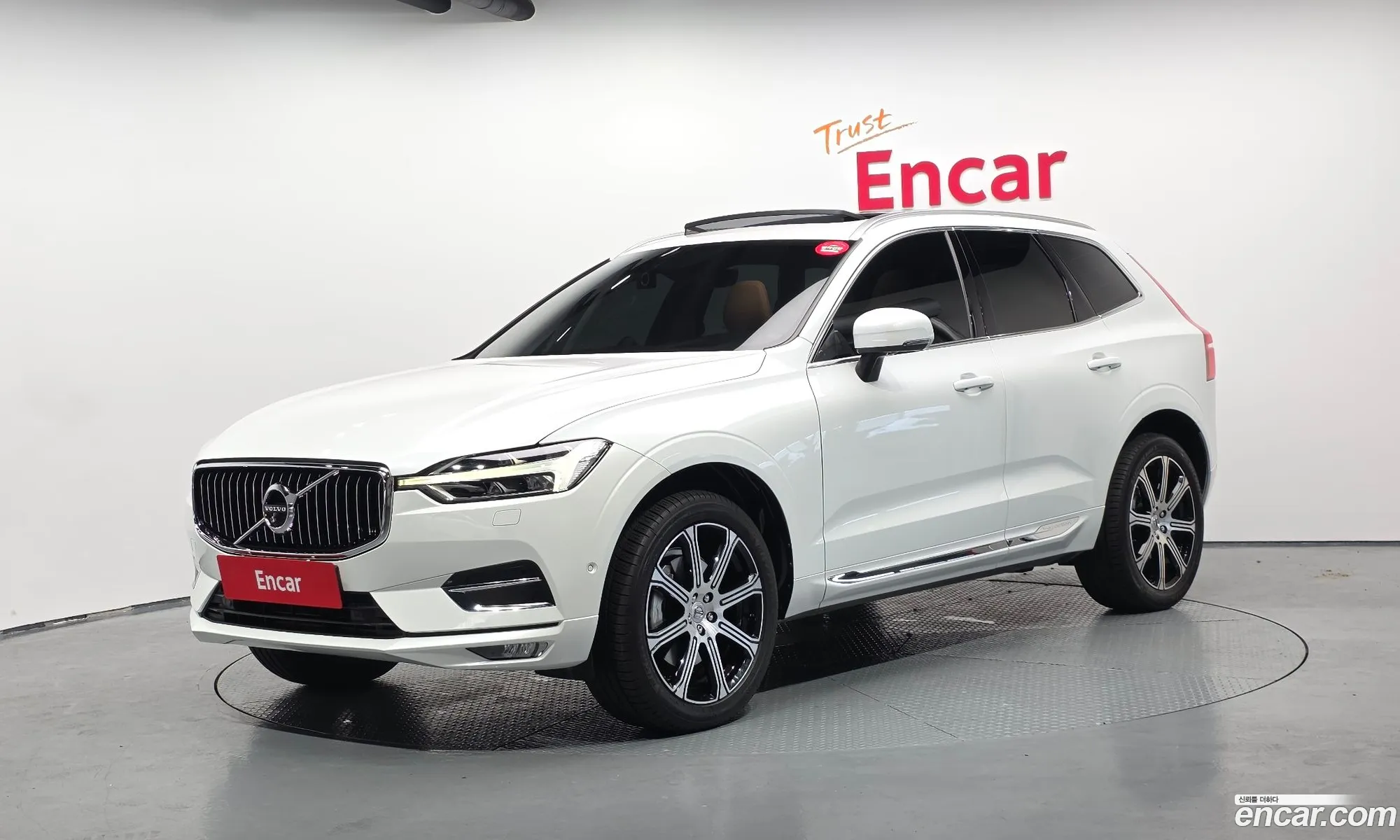 Volvo XC60 2019 YV1UZ68TCL1415936 — 33
