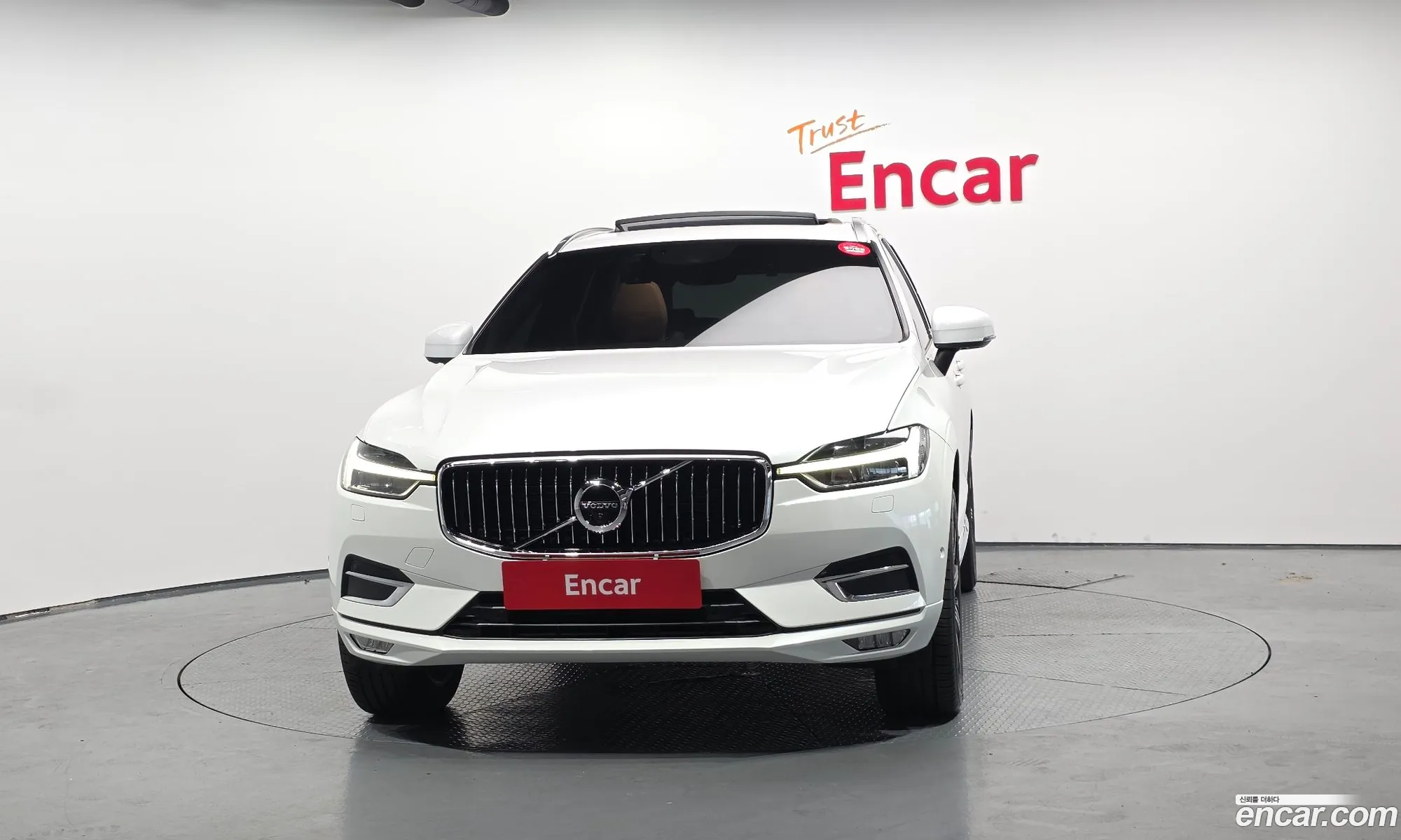 Volvo XC60 2019 YV1UZ68TCL1415936 — 18