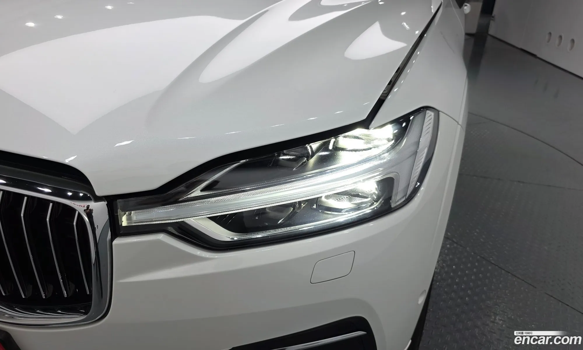 Volvo XC60 2019 YV1UZ68TCL1415936 — 9