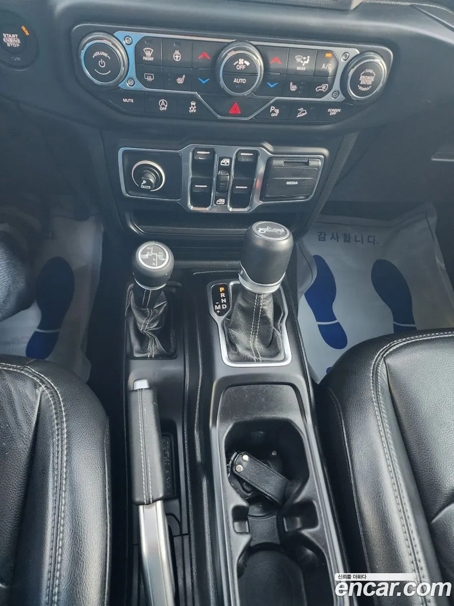 Jeep Wrangler 2019 — 19