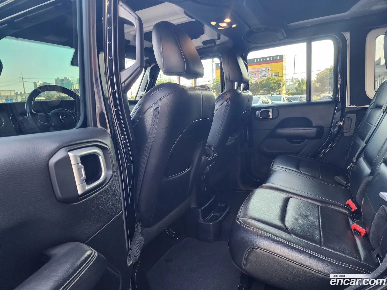 Jeep Wrangler 2019 — 18