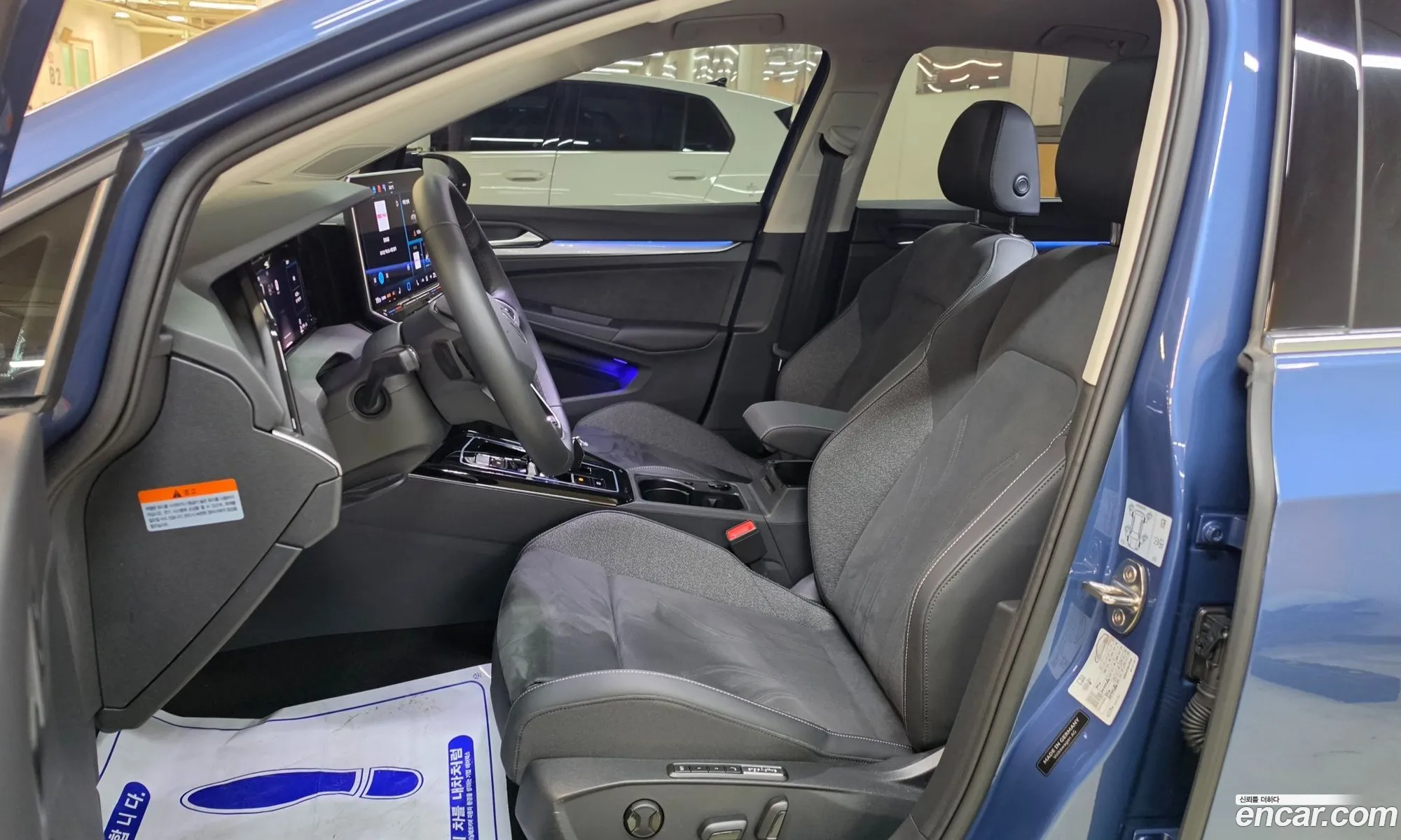 Volkswagen Golf 8th Gen 2025 — 17