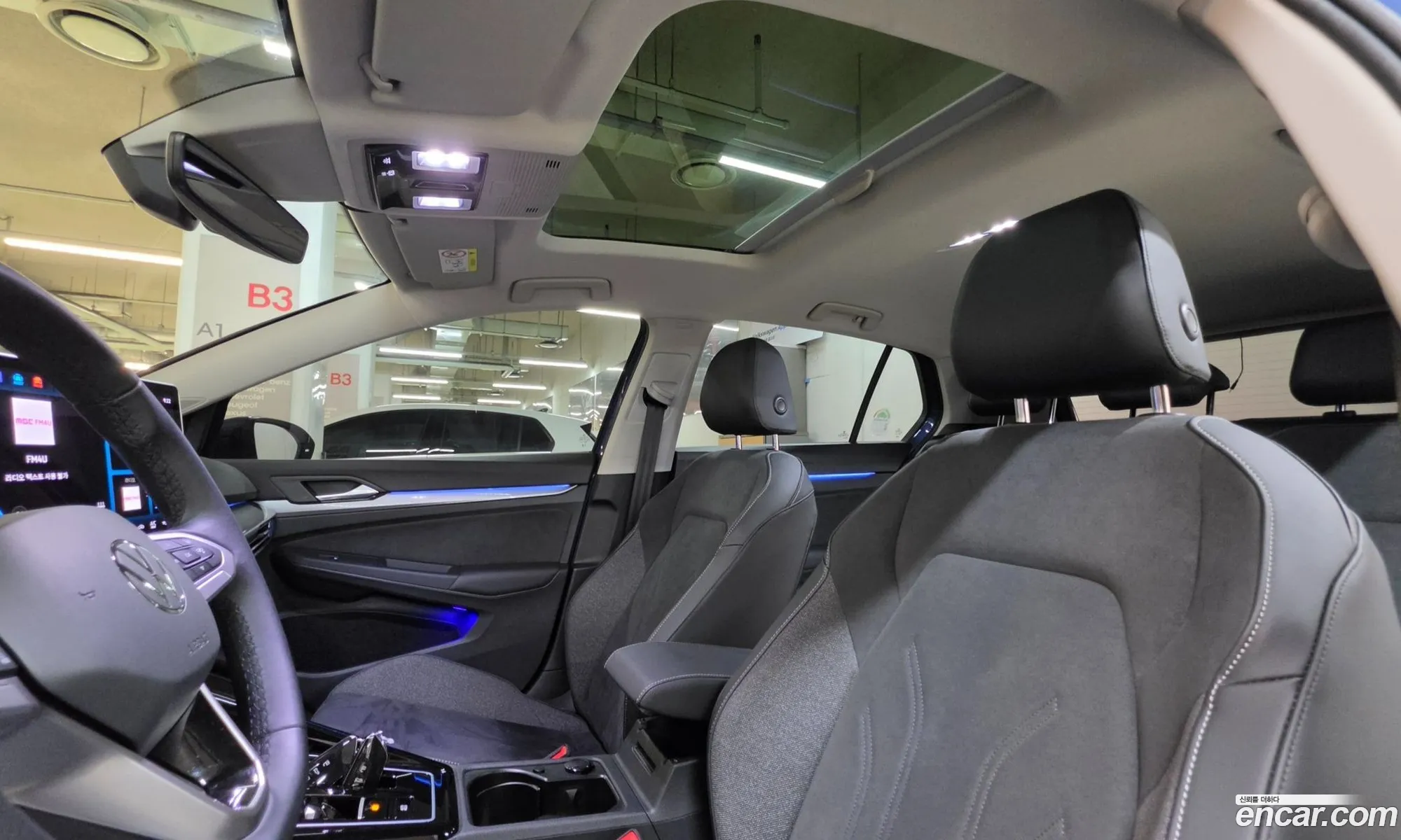 Volkswagen Golf 8th Gen 2025 — 8