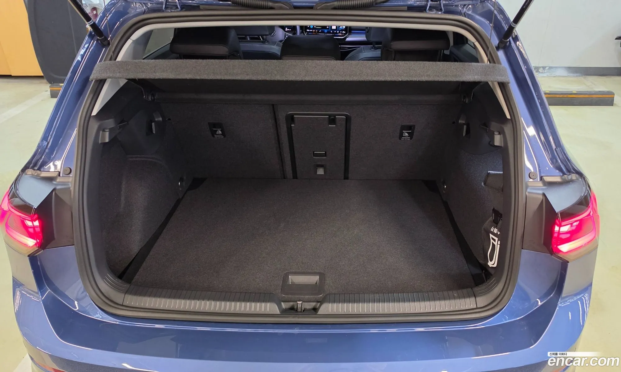 Volkswagen Golf 8th Gen 2025 — 15