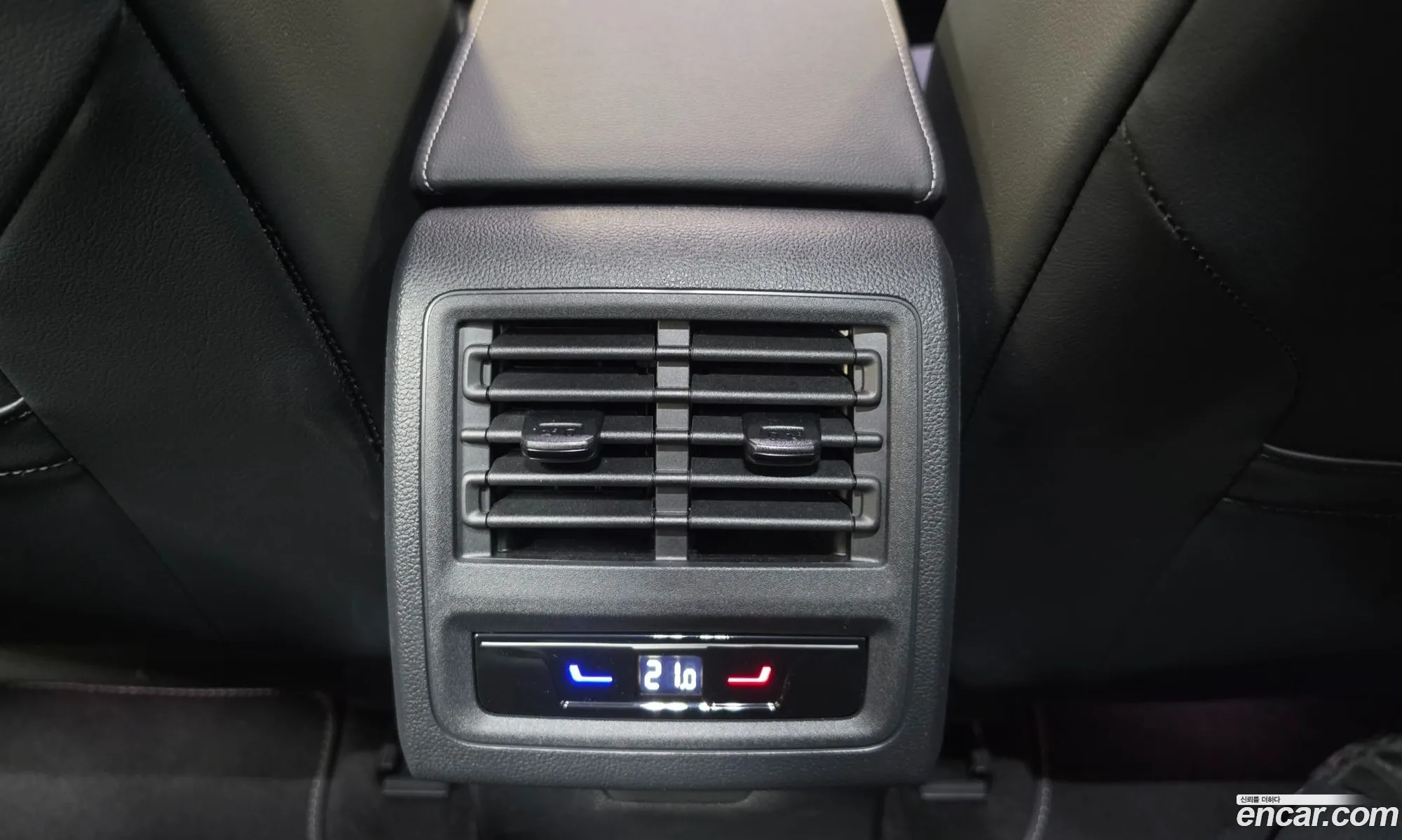 Volkswagen Golf 8th Gen 2025 — 9