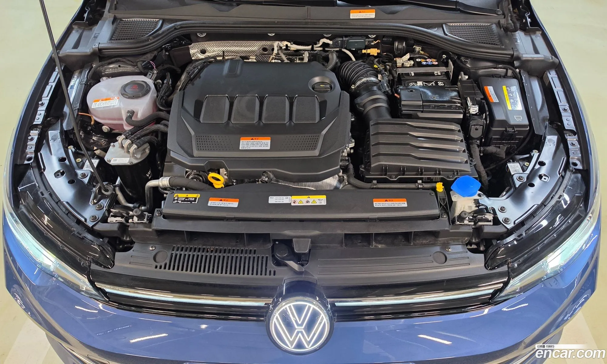 Volkswagen Golf 8th Gen 2025 — 16