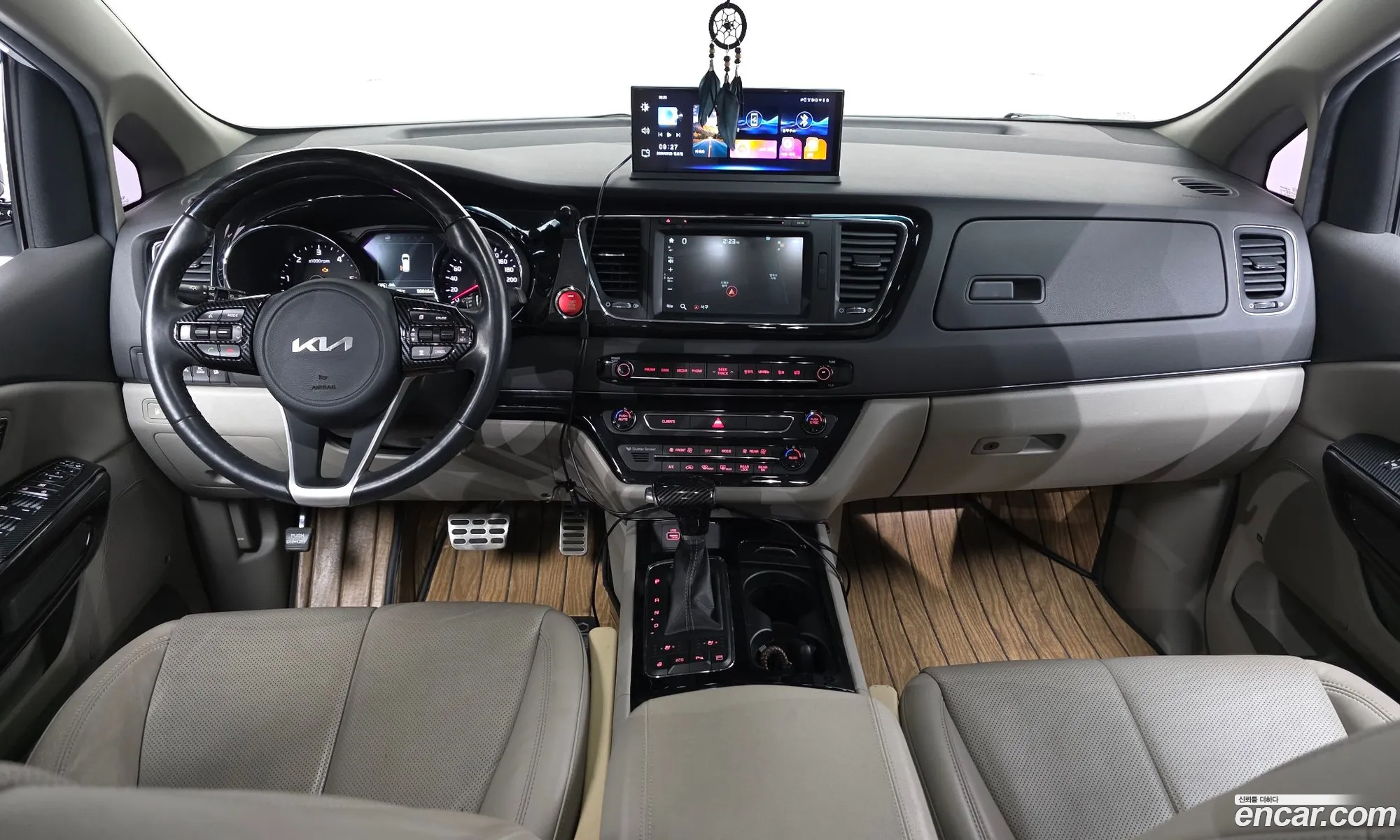 Kia Carnival 2016 KNAME81ABHS253160 — 4