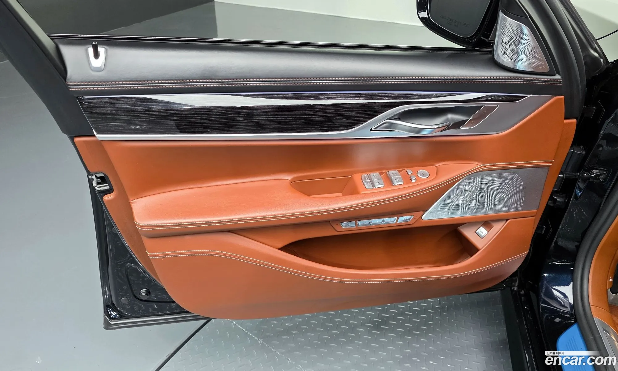 BMW 7 Series 2018 WBA7H6103JG987742 — 17