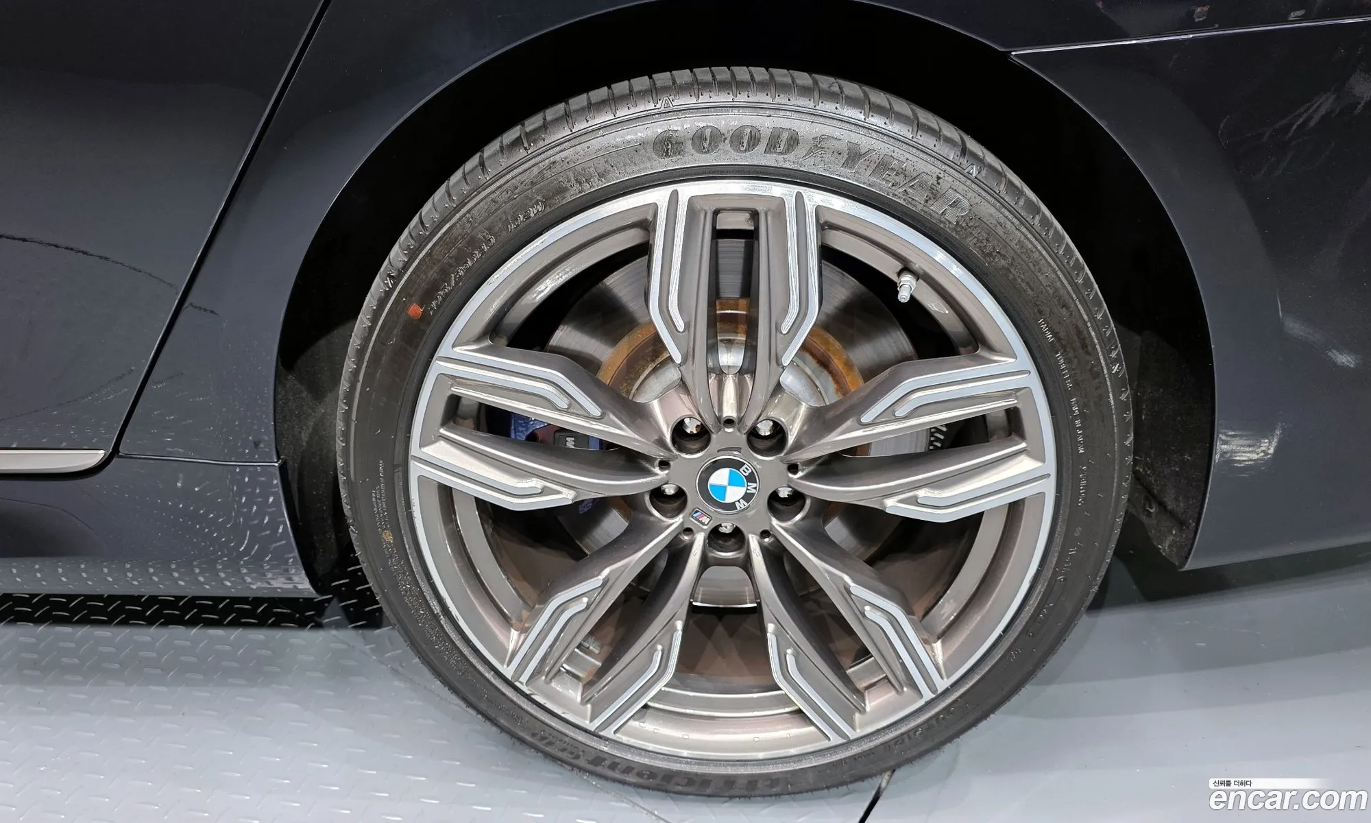 BMW 7 Series 2018 WBA7H6103JG987742 — 11