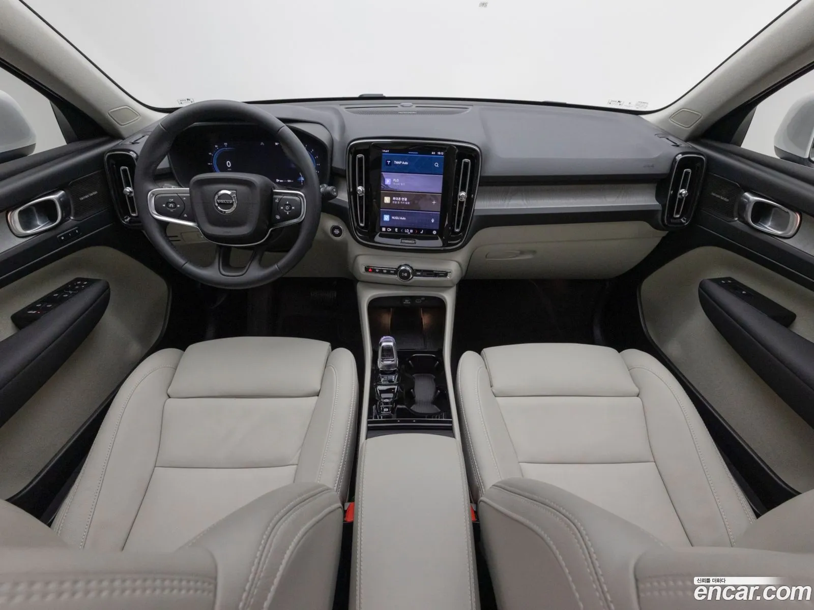 Volvo XC40 2025 — 11