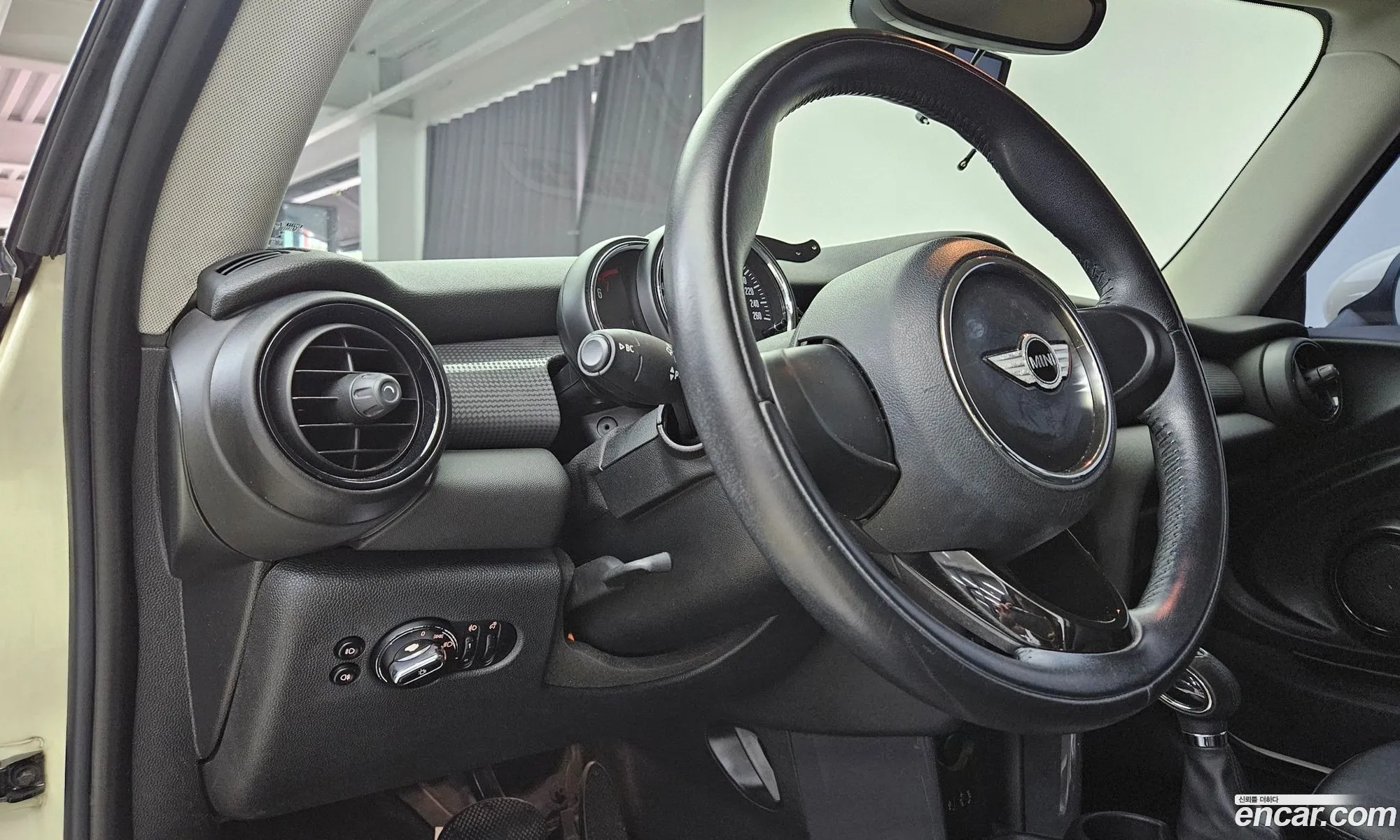 Mini Cooper 2014 — 16