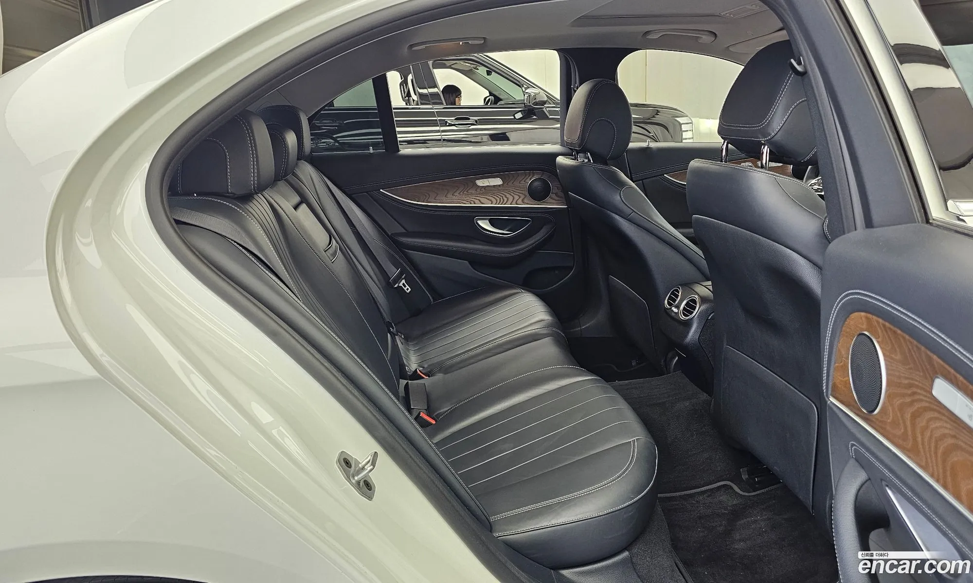 Mercedes-Benz E-Class W213 2019 WDDZF0FB0KA617299 — 6