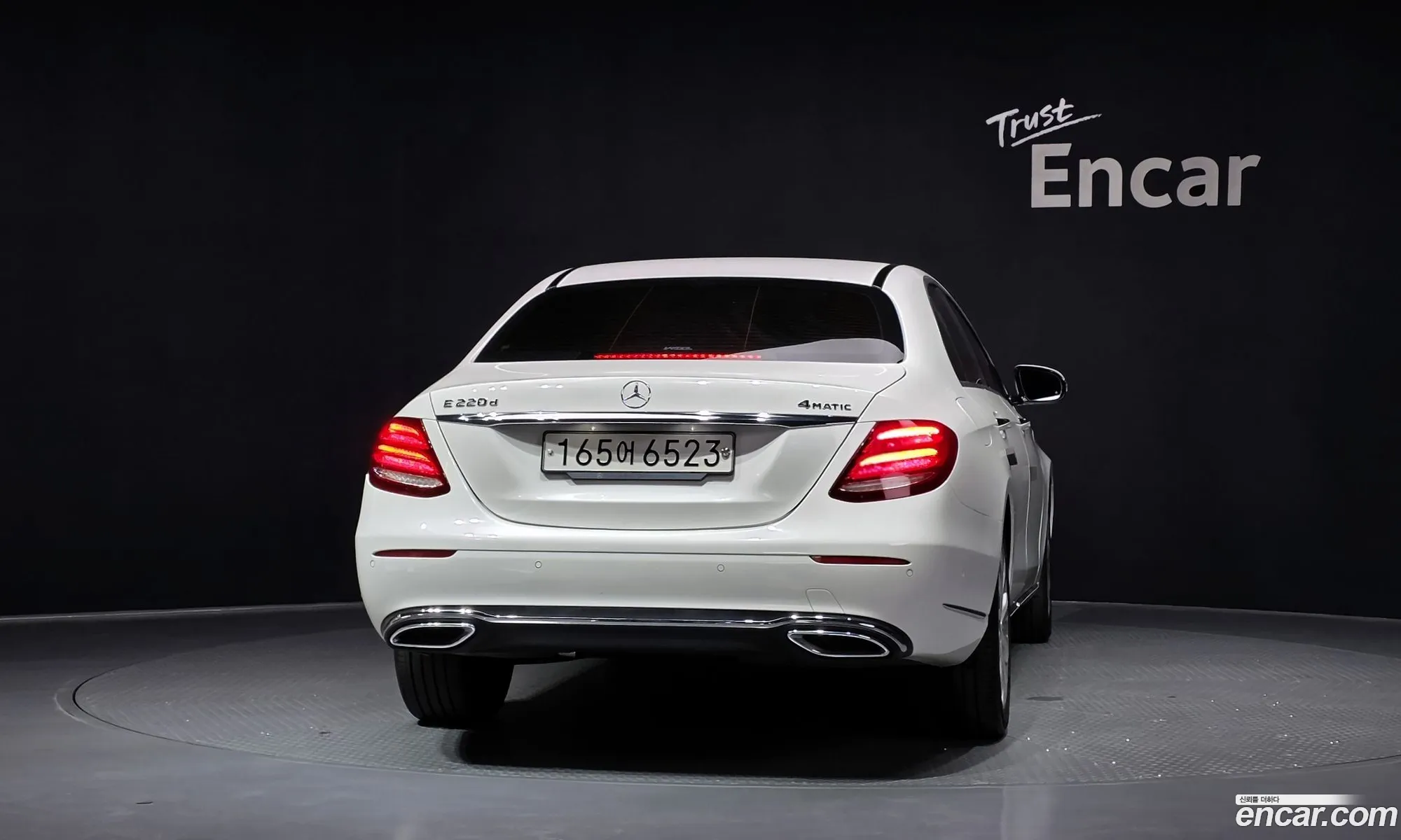 Mercedes-Benz E-Class W213 2019 WDDZF0FB0KA617299 — 3