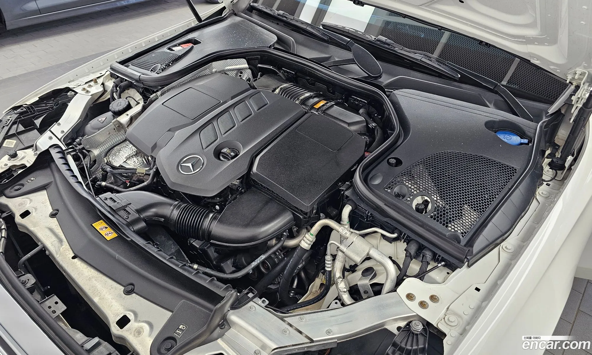 Mercedes-Benz E-Class W213 2019 WDDZF0FB0KA617299 — 19