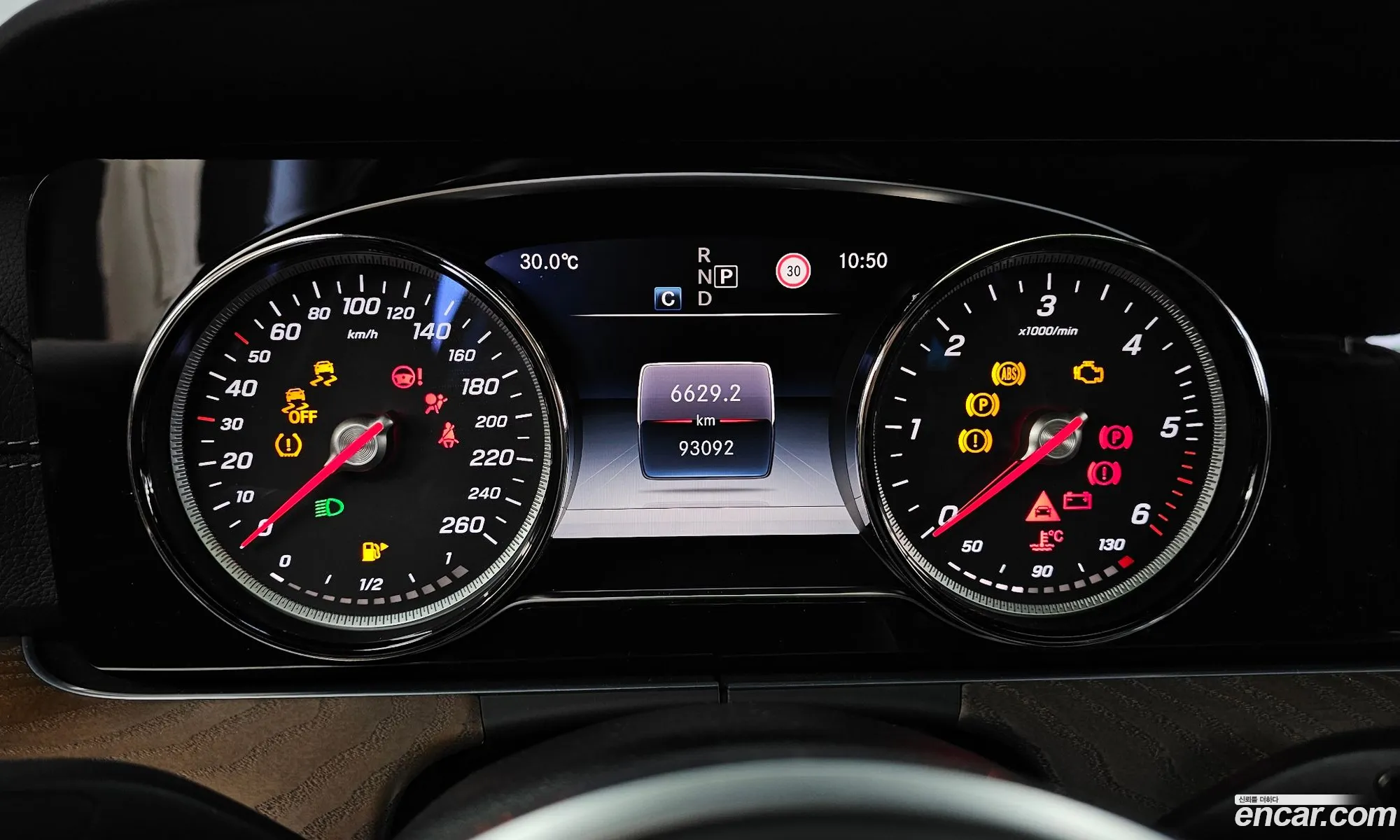 Mercedes-Benz E-Class W213 2019 WDDZF0FB0KA617299 — 11
