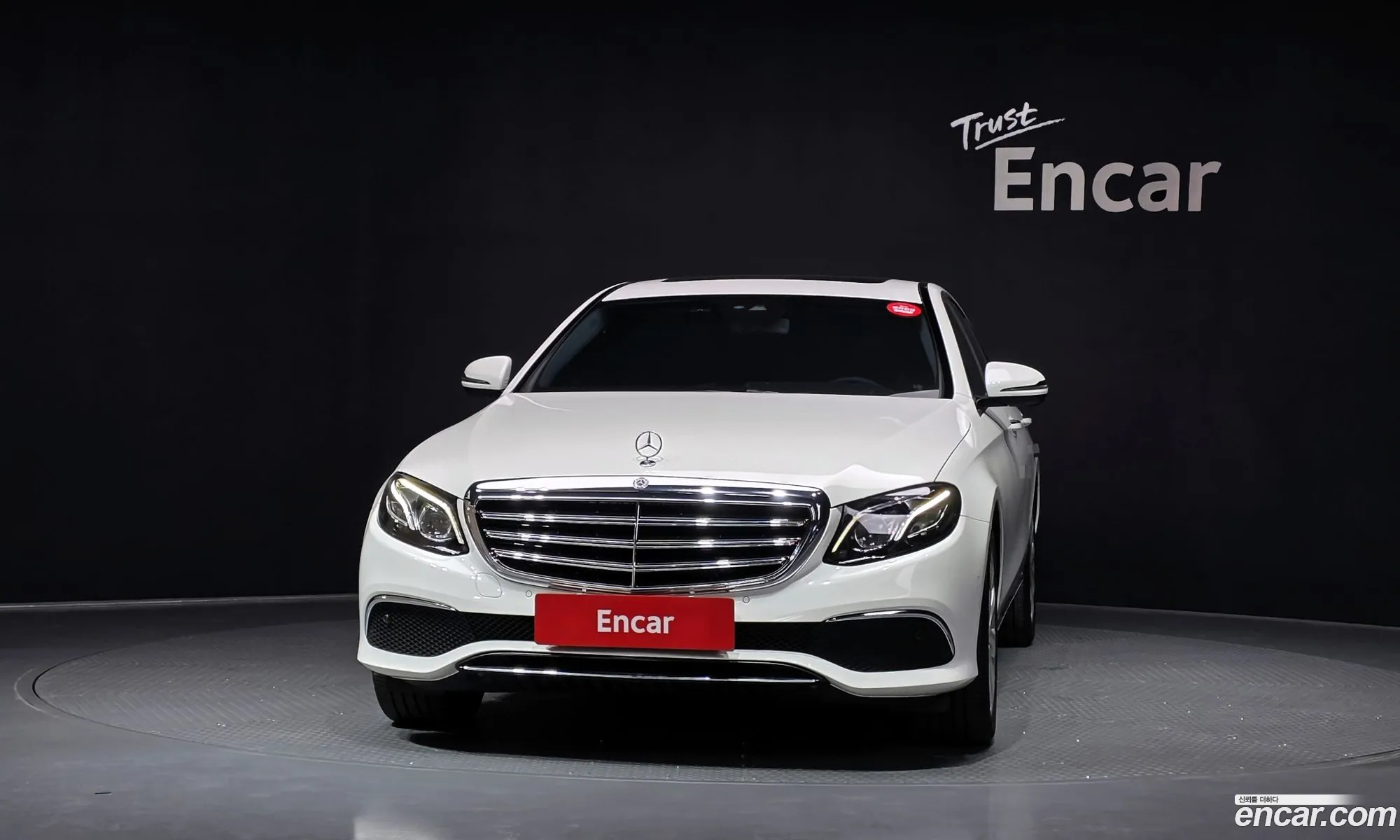 Mercedes-Benz E-Class W213 2019 WDDZF0FB0KA617299 — 9