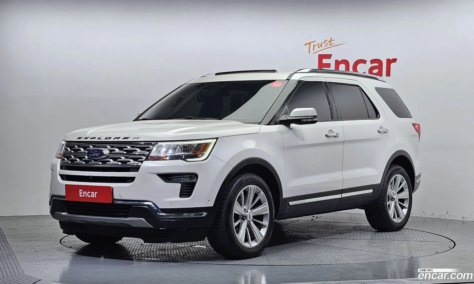 Ford Explorer 2019 1FM5K8FH3KGA33172 — 4