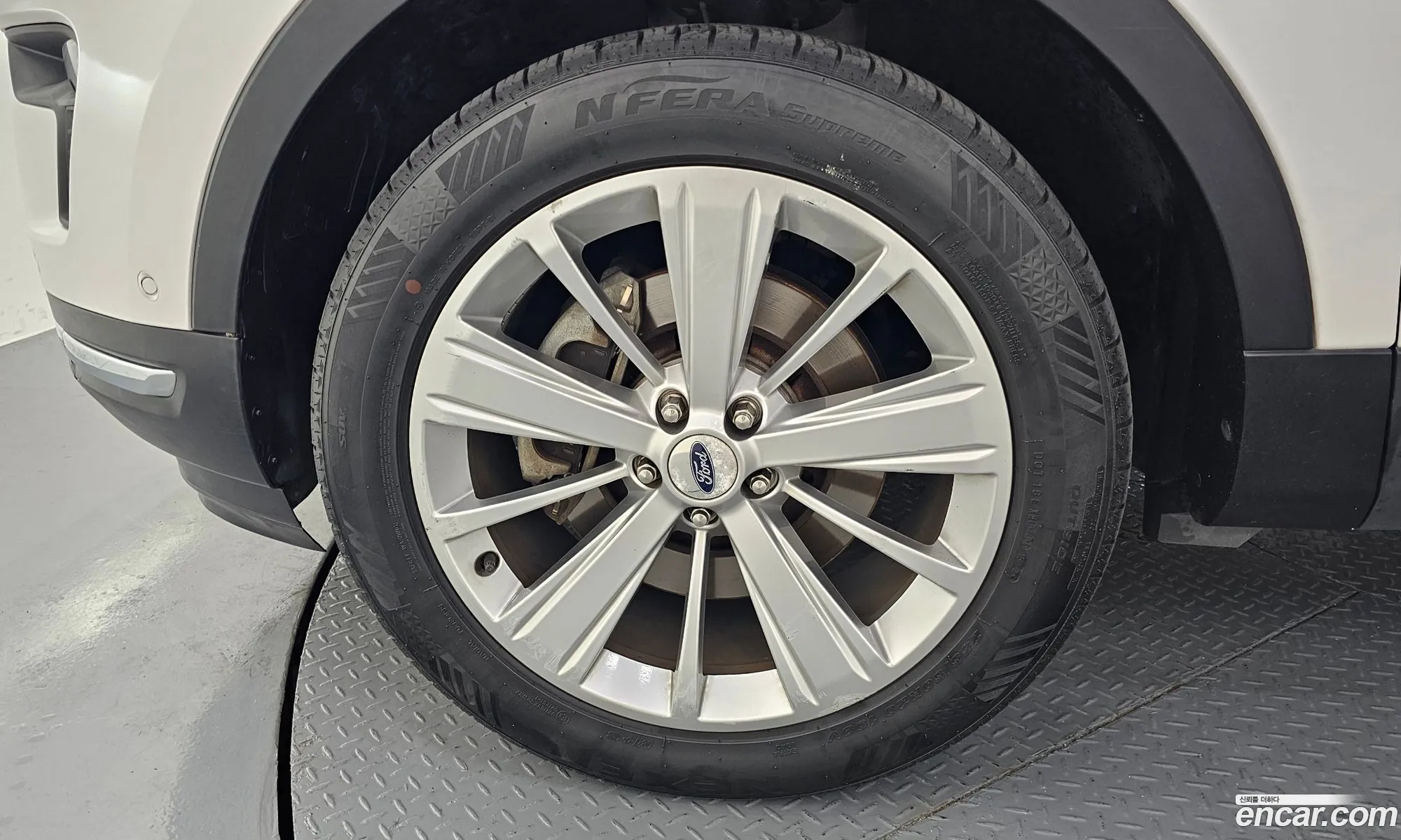 Ford Explorer 2019 1FM5K8FH3KGA33172 — 3