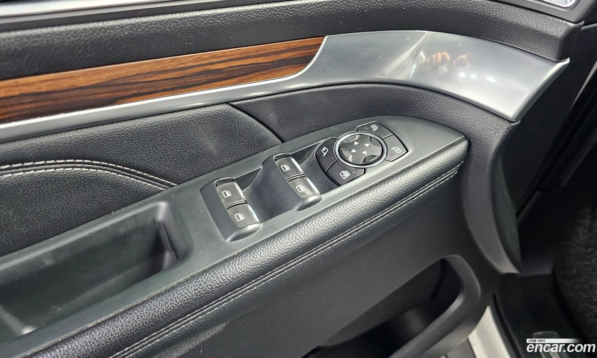 Ford Explorer 2019 1FM5K8FH3KGA33172 — 11