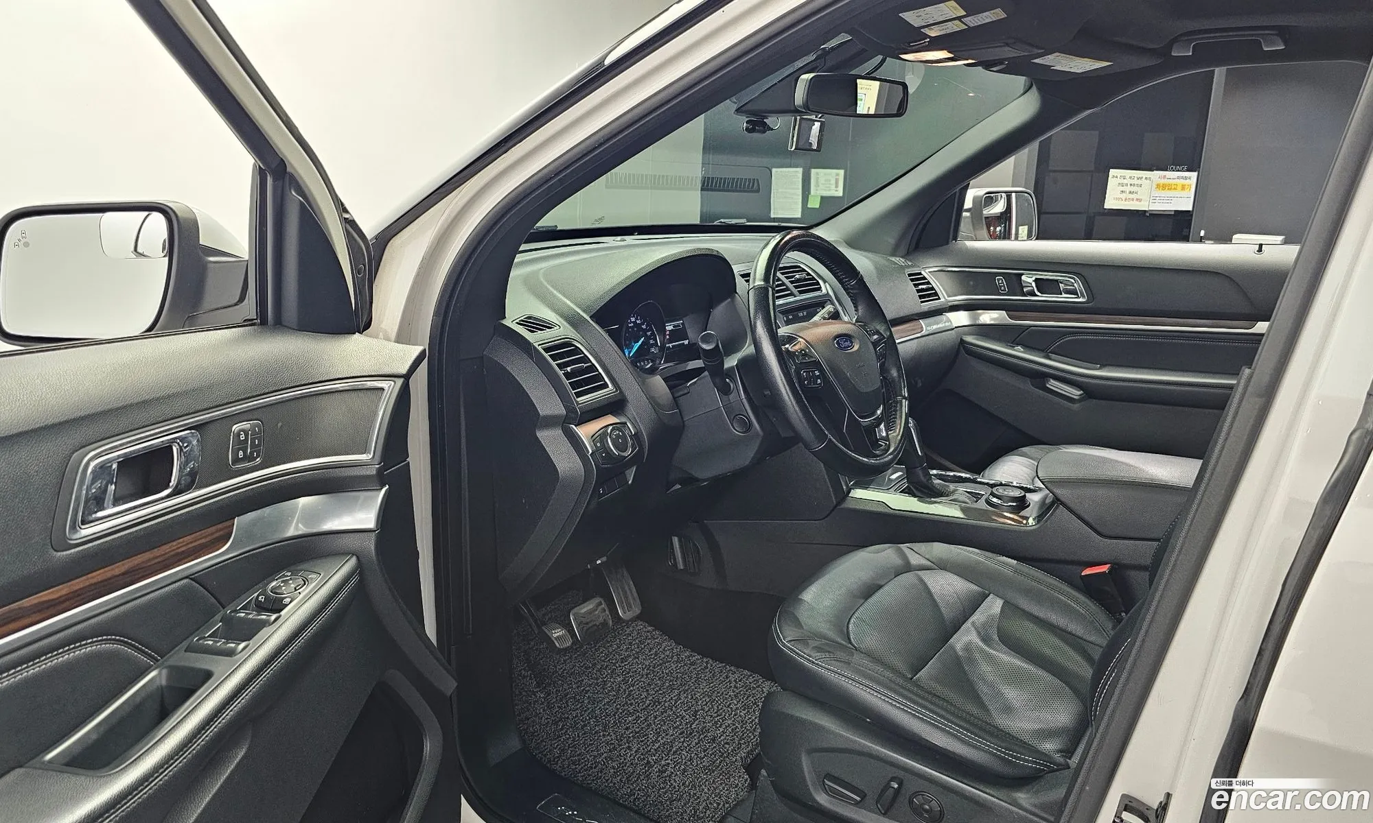 Ford Explorer 2019 1FM5K8FH3KGA33172 — 19