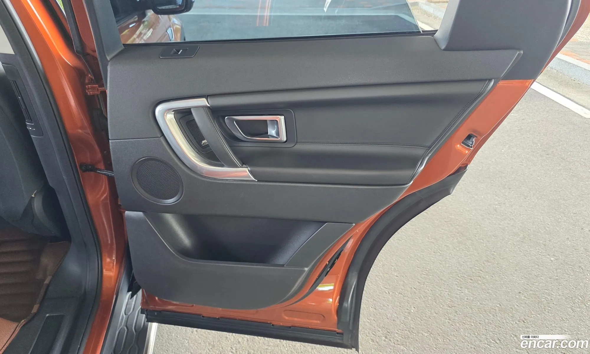 Land Rover Discovery Sport 2018 — 16