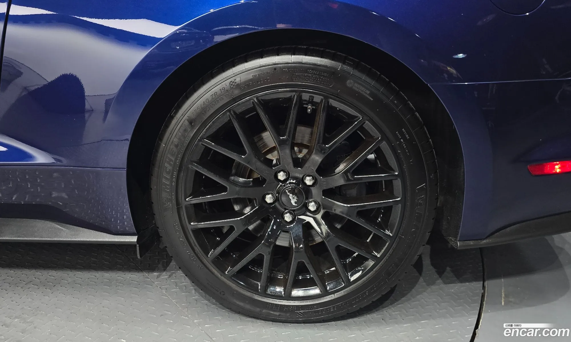 Ford Mustang 2019 1FA6P8CF2K5137764 — 10