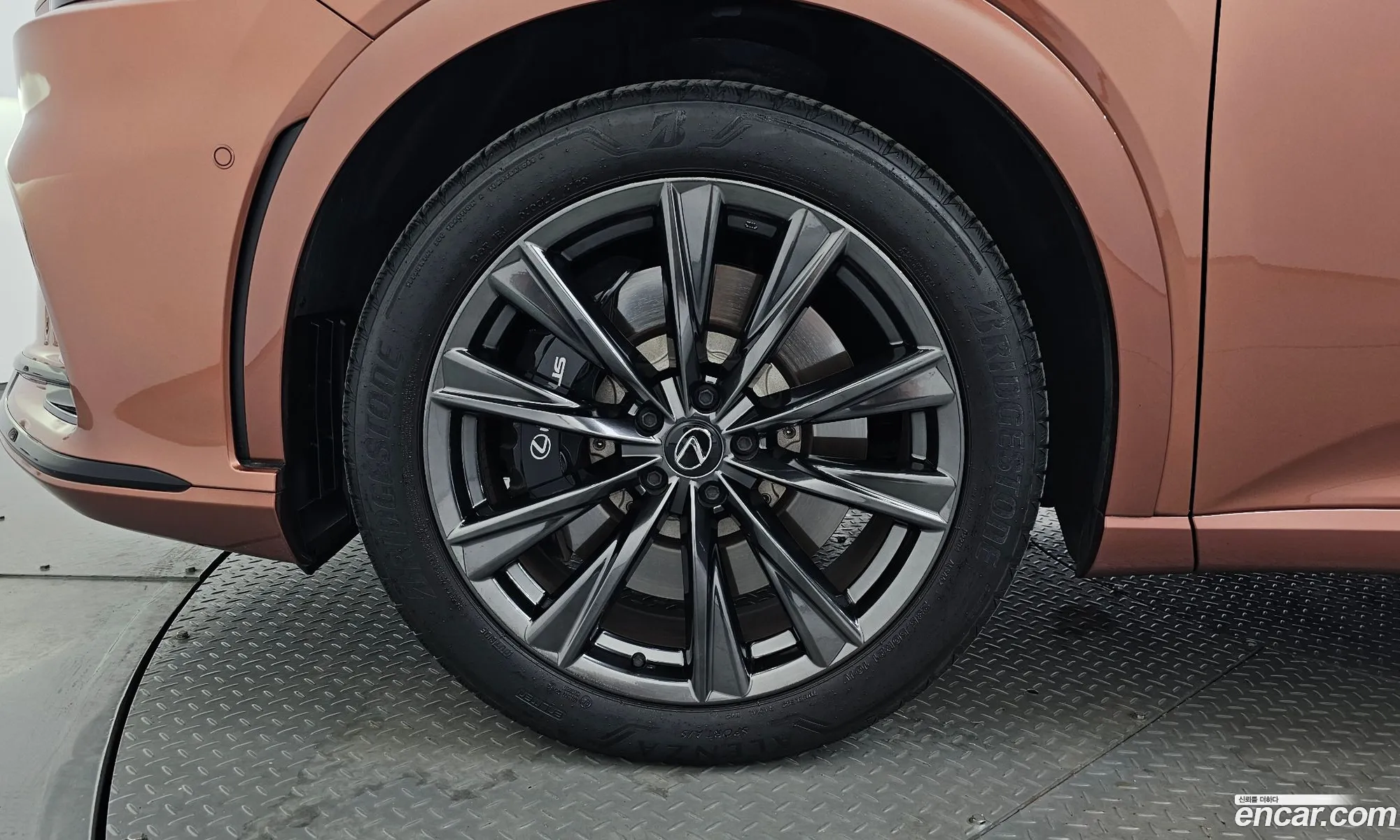 Lexus RX500h 2024 JTJCMAHA5R2008047 — 4