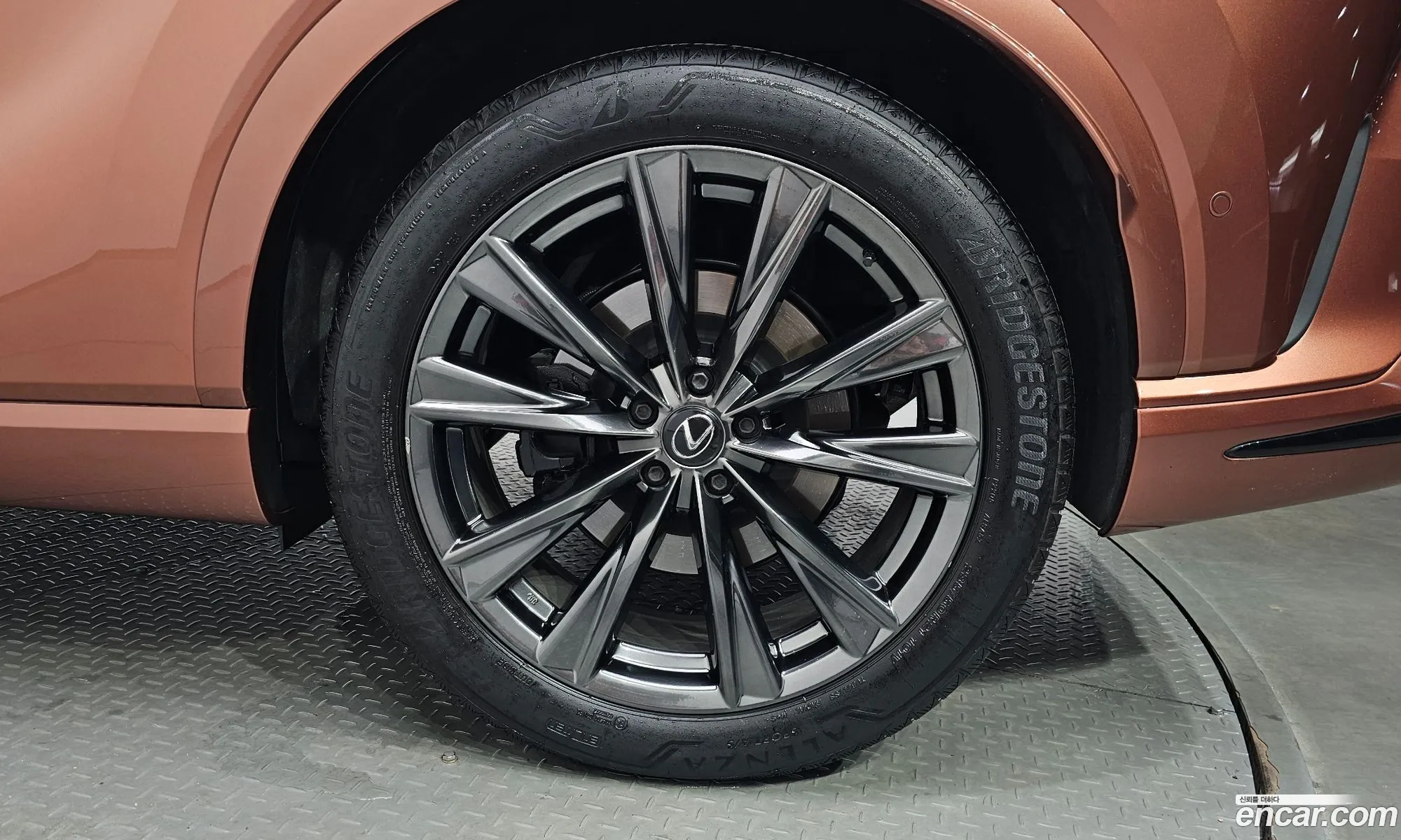 Lexus RX500h 2024 JTJCMAHA5R2008047 — 16