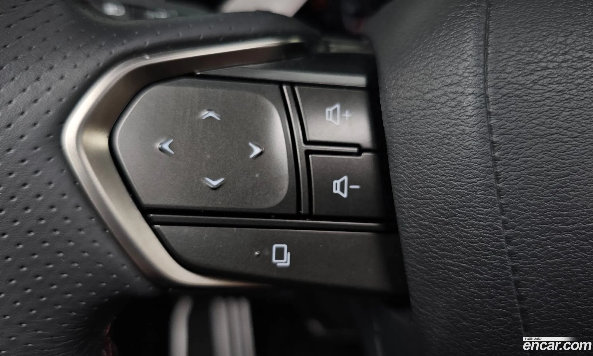 Lexus RX500h 2024 JTJCMAHA5R2008047 — 6