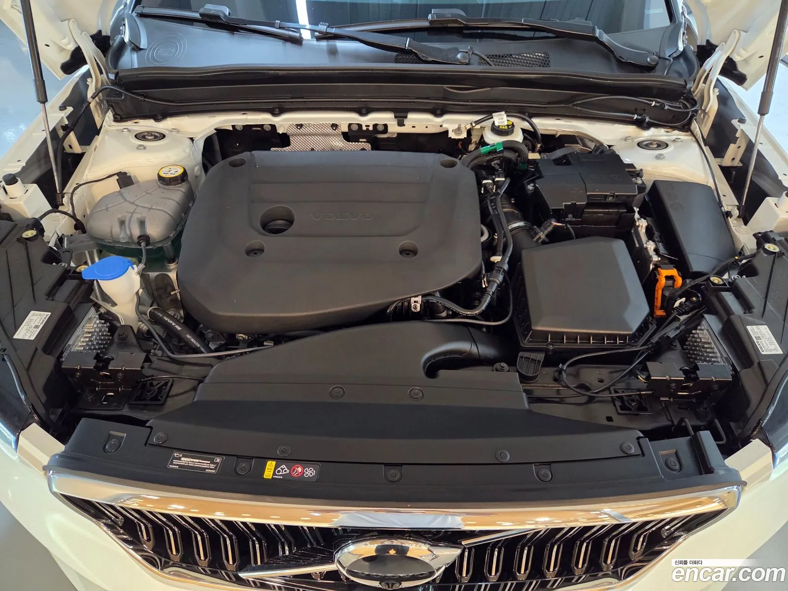 Volvo XC40 2026 — 2