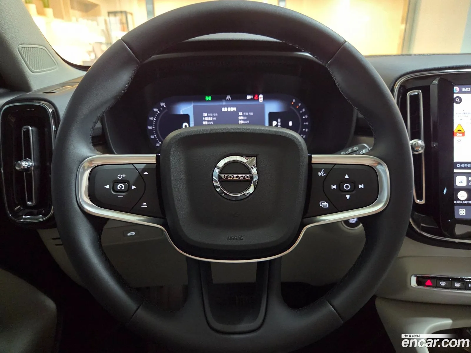 Volvo XC40 2026 — 15
