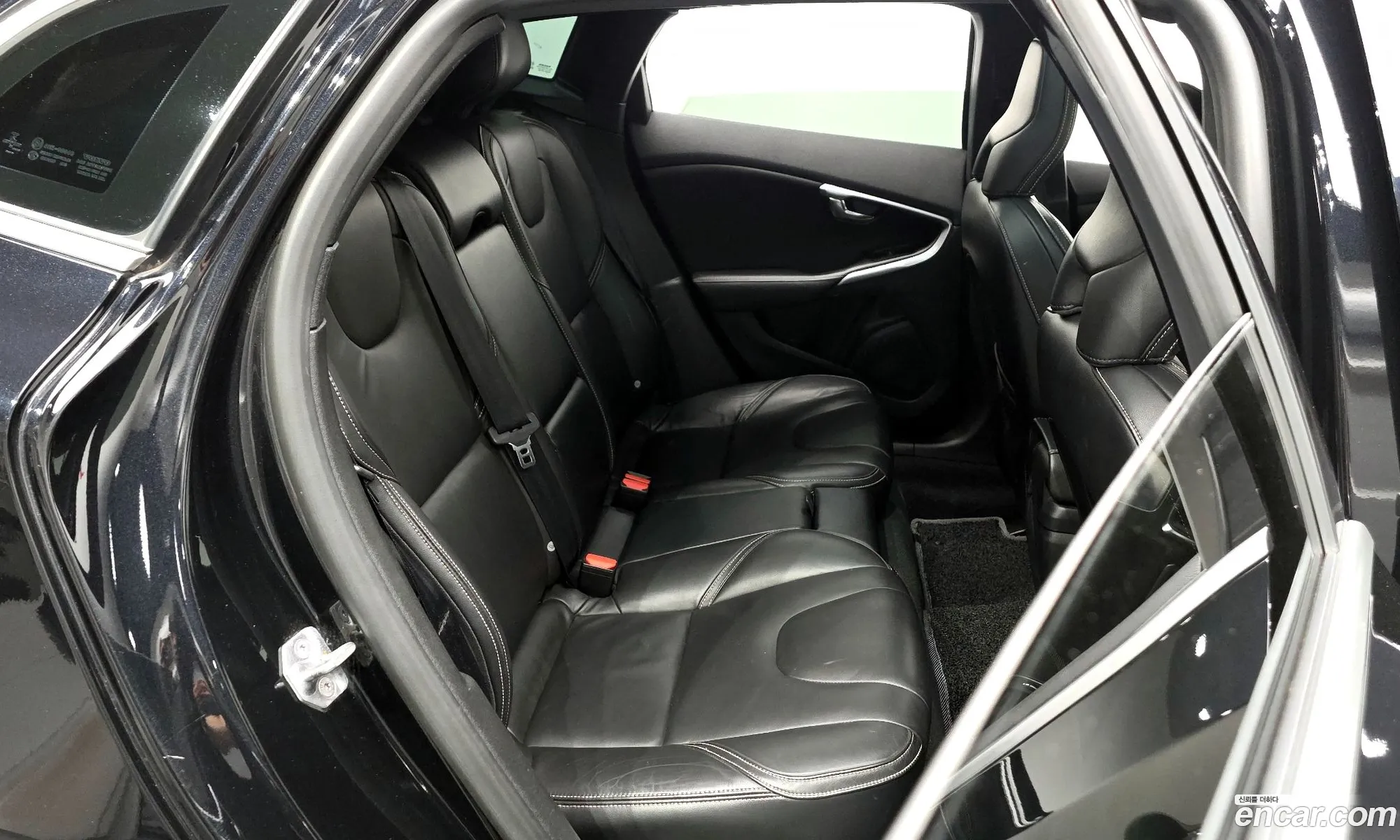 Volvo V40 2015 YV1MV40LDF2227782 — 4