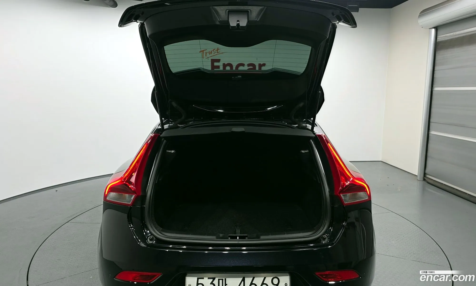 Volvo V40 2015 YV1MV40LDF2227782 — 17