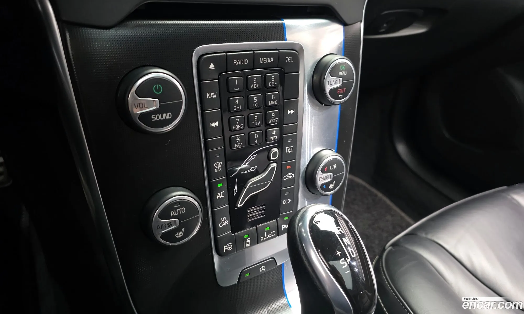 Volvo V40 2015 YV1MV40LDF2227782 — 19