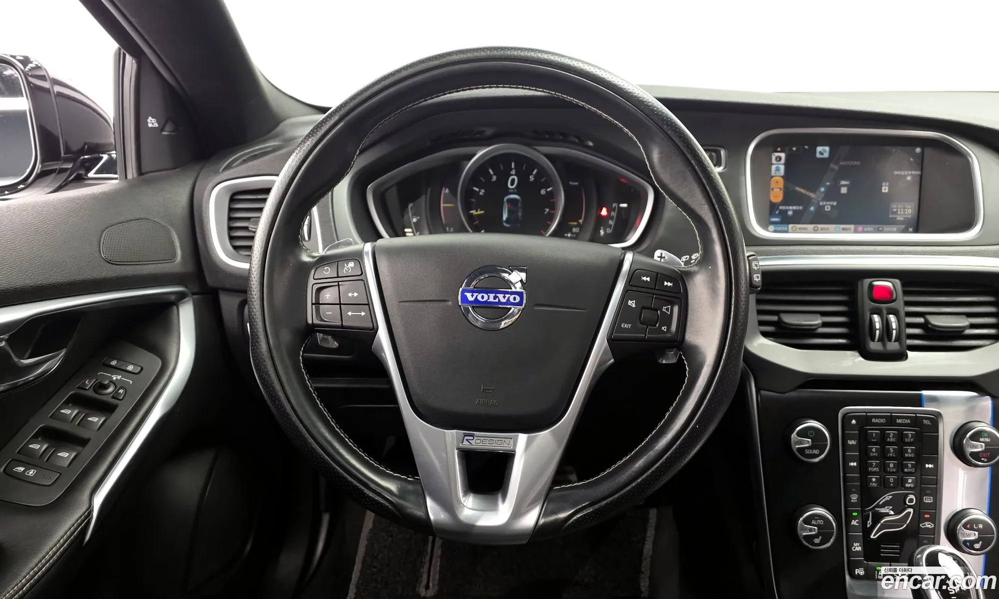 Volvo V40 2015 YV1MV40LDF2227782 — 13