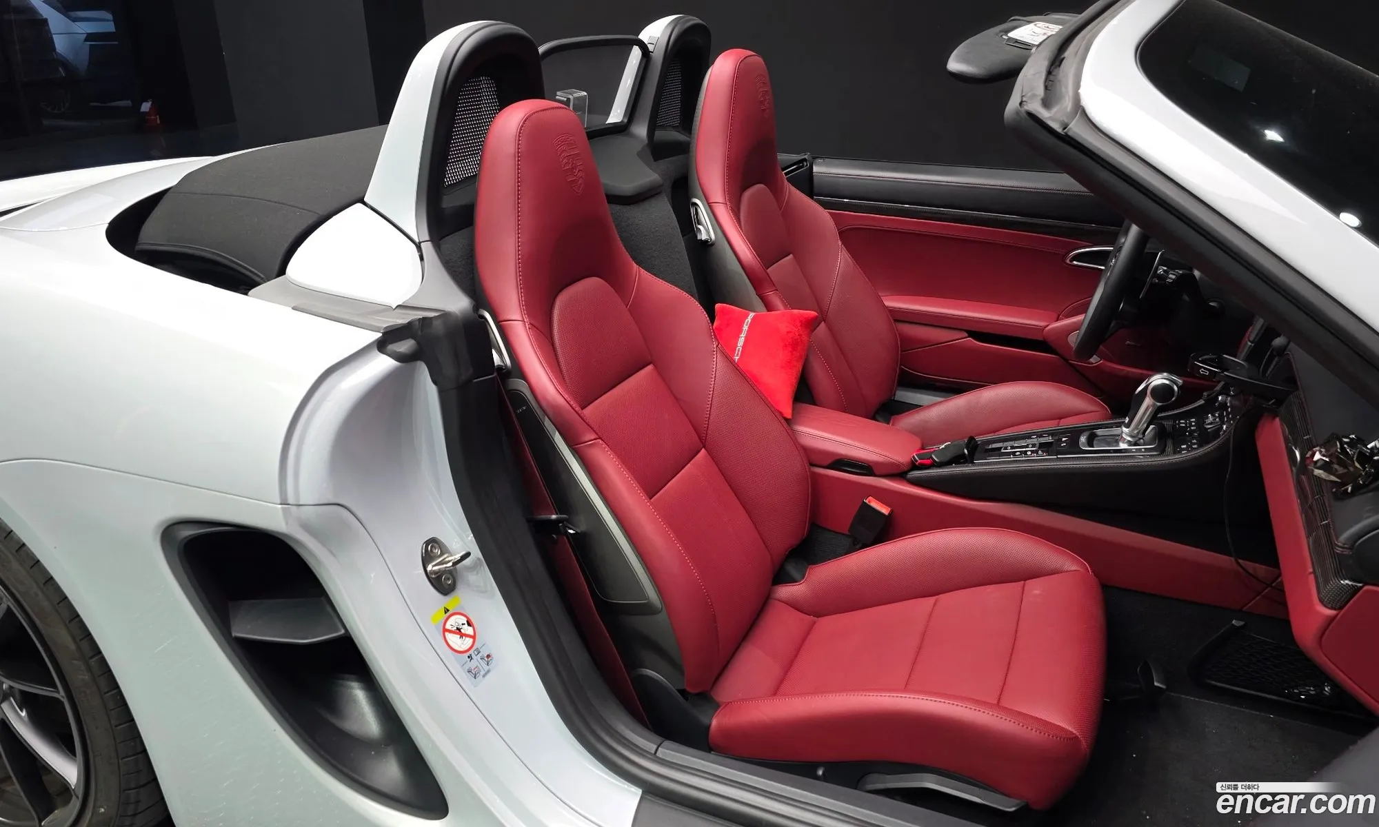 Porsche 718 Boxster 2024 WP0CD2986RK228401 — 17