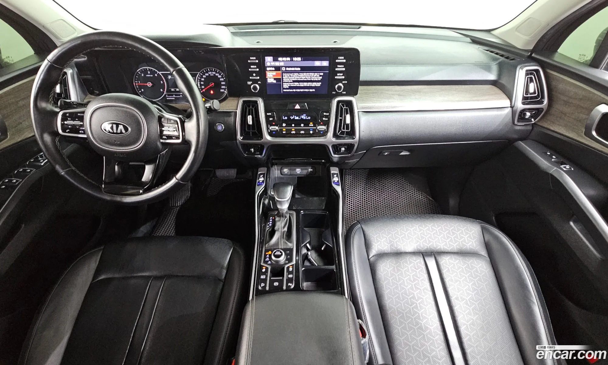 Kia Sorento 2021 KNARL81BHMA111456 — 3