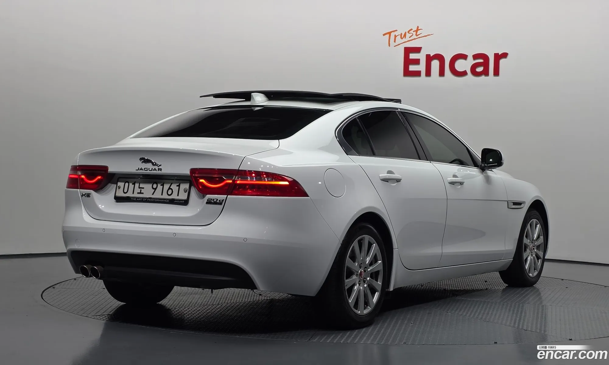 Jaguar XE 2017 SAJAA4BN2HCP05024 — 20