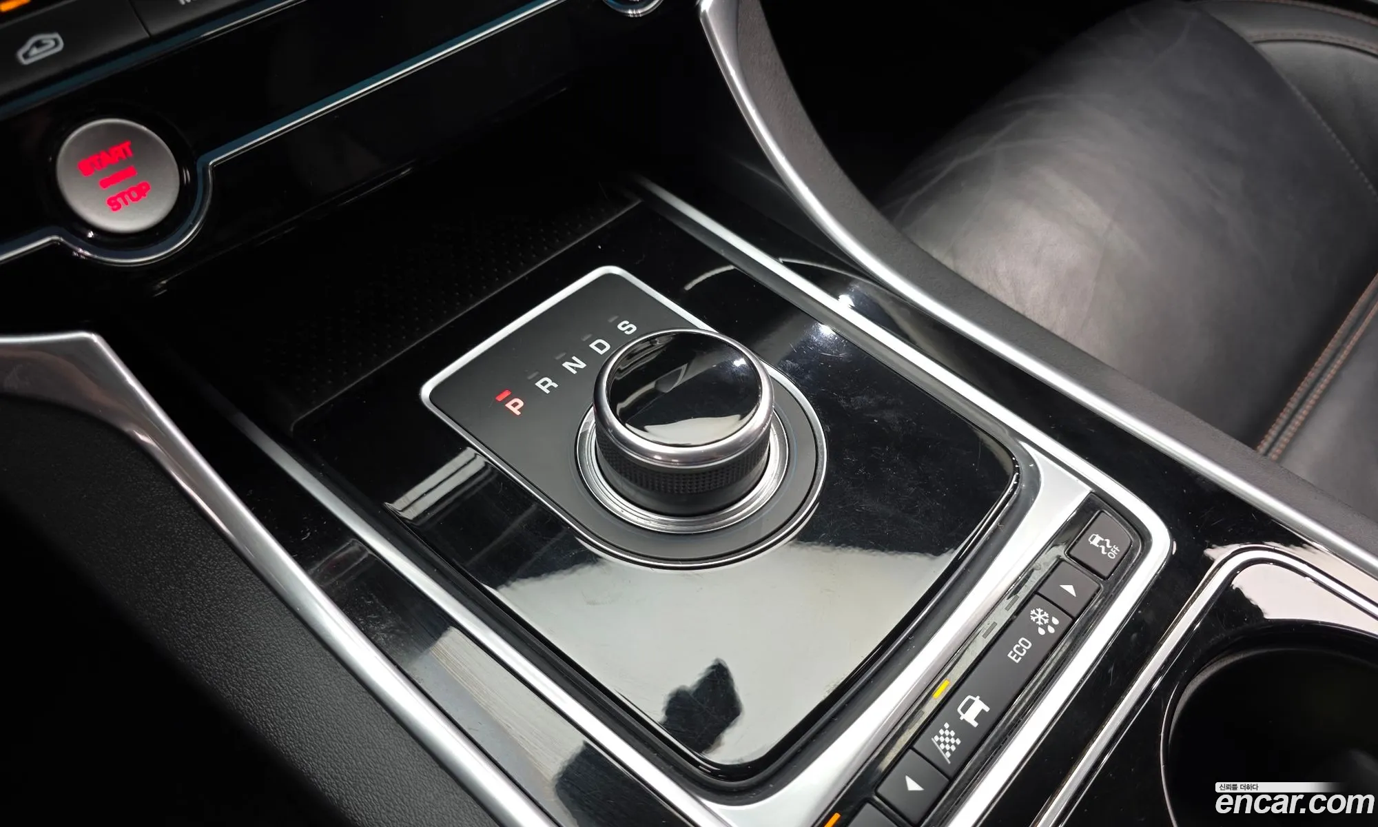 Jaguar XE 2017 SAJAA4BN2HCP05024 — 4