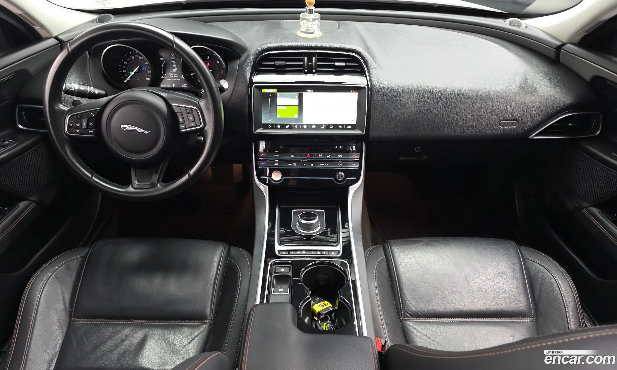 Jaguar XE 2017 SAJAA4BN2HCP05024 — 10
